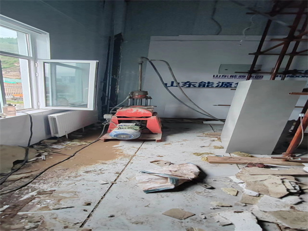 广南地基基础下沉墙体裂缝加固注浆顶升施工